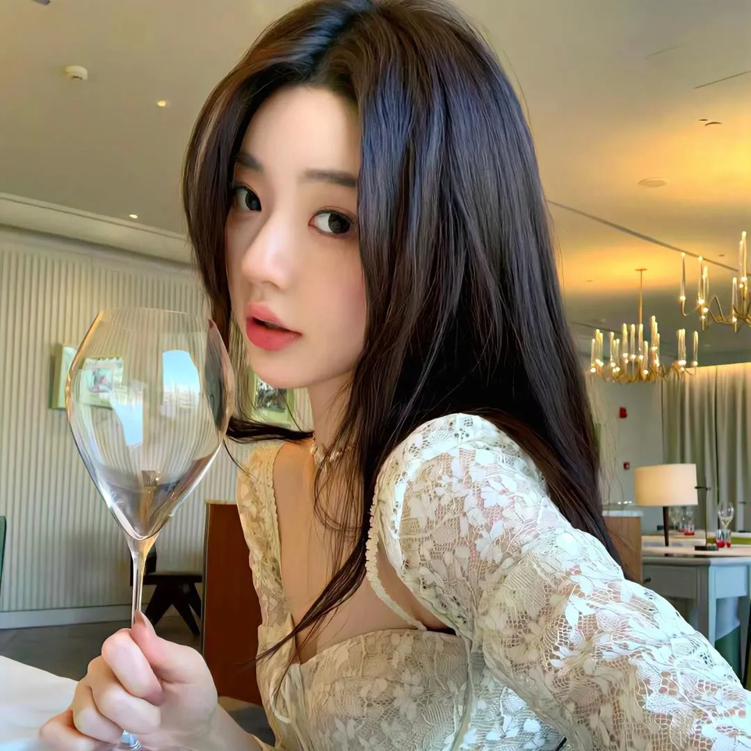 她房间里的云